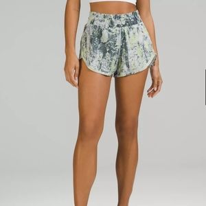 Lululemon Track That High Rise 3"